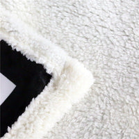 HKM-523091 Double-Layer Coral Fleece Blanket with 3D Skull Design for Sofa & Travel, 150x200 cm