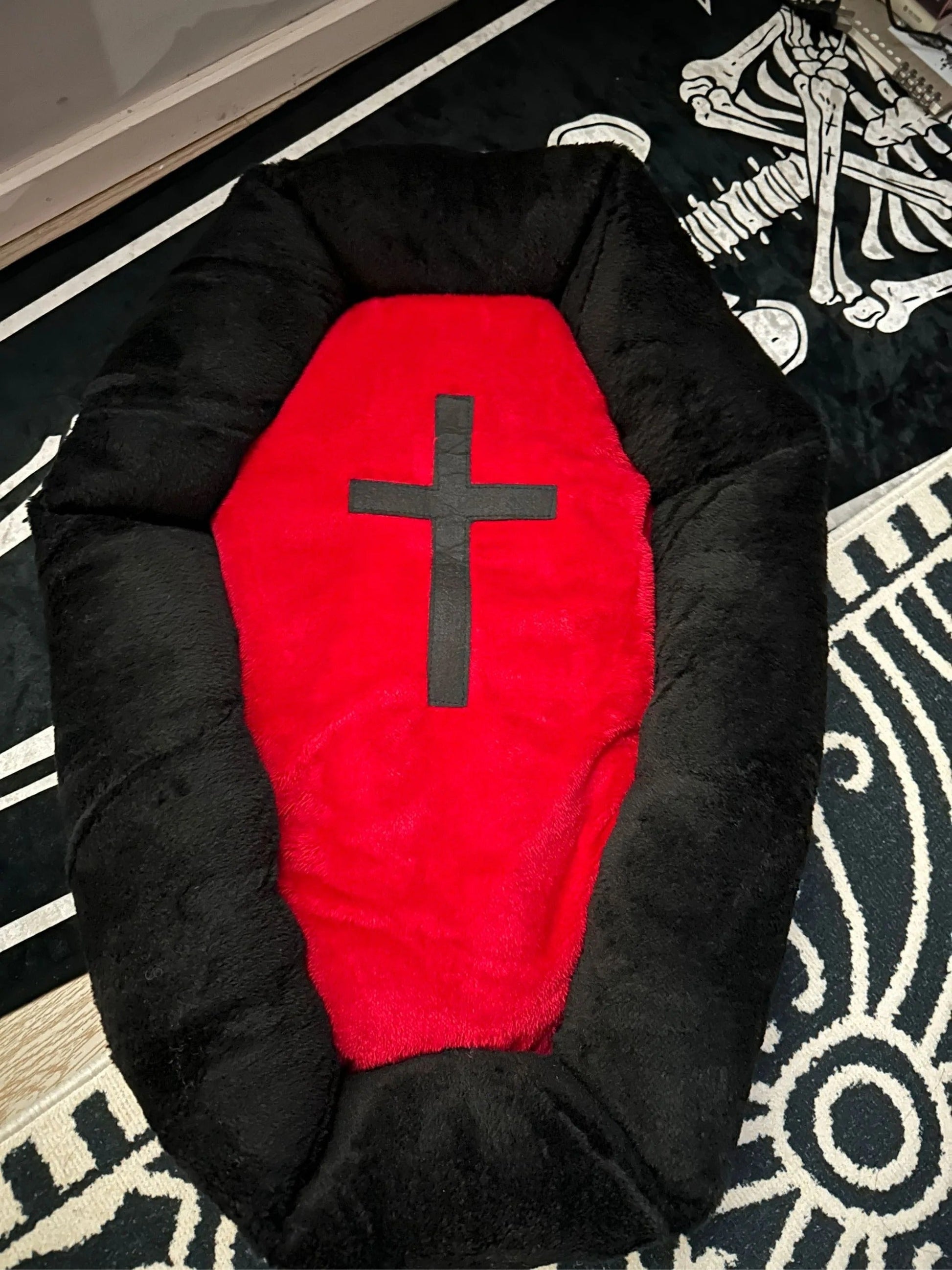 HKM-525395 Halloween-Themed Wooden Pet Bed for Dogs and Cats, Cute Style, Multiple Sizes Available