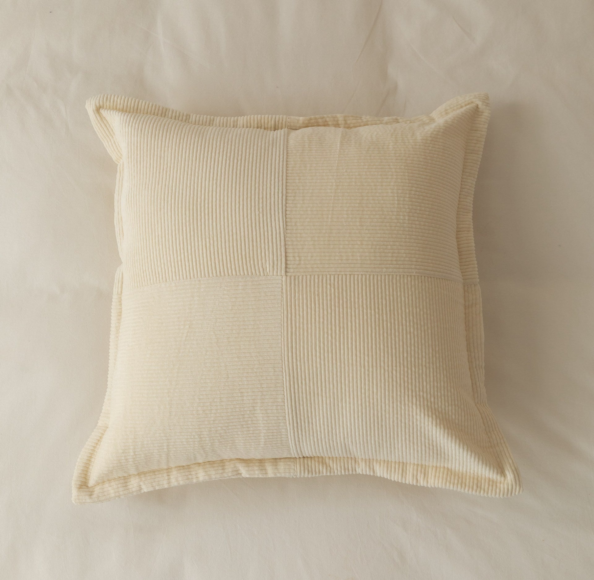 HKM-533203 Corduroy Fly Edge Pillow Cover - 100% Cotton, 50x50cm with Zipper Closure