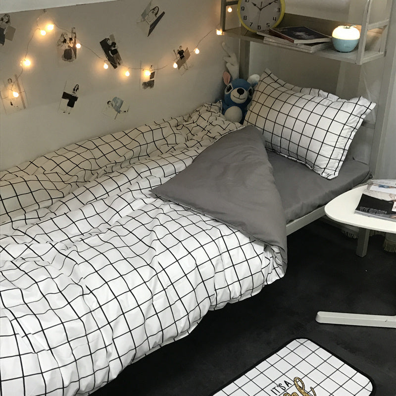 HKM-535251 Four-Piece Japanese Bedding Set with Floral Design - Polyester Quilt, Bed Sheets, and Pillowcases