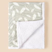 HKM-535443 Newborn Double Layer Coral Fleece Blanket - Striped Design for Autumn and Winter, 76 x 102 CM