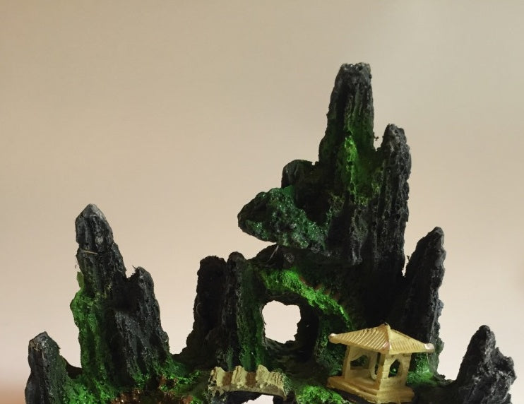 HKM-547475 Realistic Synthetic Resin Rockery Decoration for Aquariums - 15x11x14cm, 24.5x8x17cm Options Available