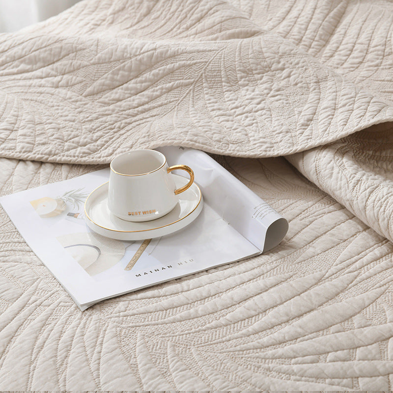 HKM-552403 Double-Sided Embroidered Pure Cotton Quilt Set with Plant and Flower Pattern
