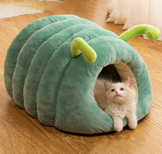 HKM-557203 Cozy Animal Shape Cave Bed for Cats and Small Pets - Plush Hideout with Anti-Slip Base