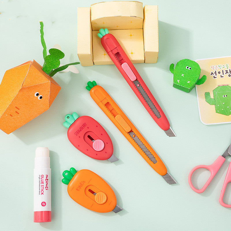 HKM-557843 Multi-Purpose Plastic and Metal Utility Knife for Everyday Use