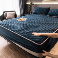HKM-580371 Thickened Coral Pile Cotton Bed Cover with Pillowcases - Light Grey - Multiple Sizes Available
