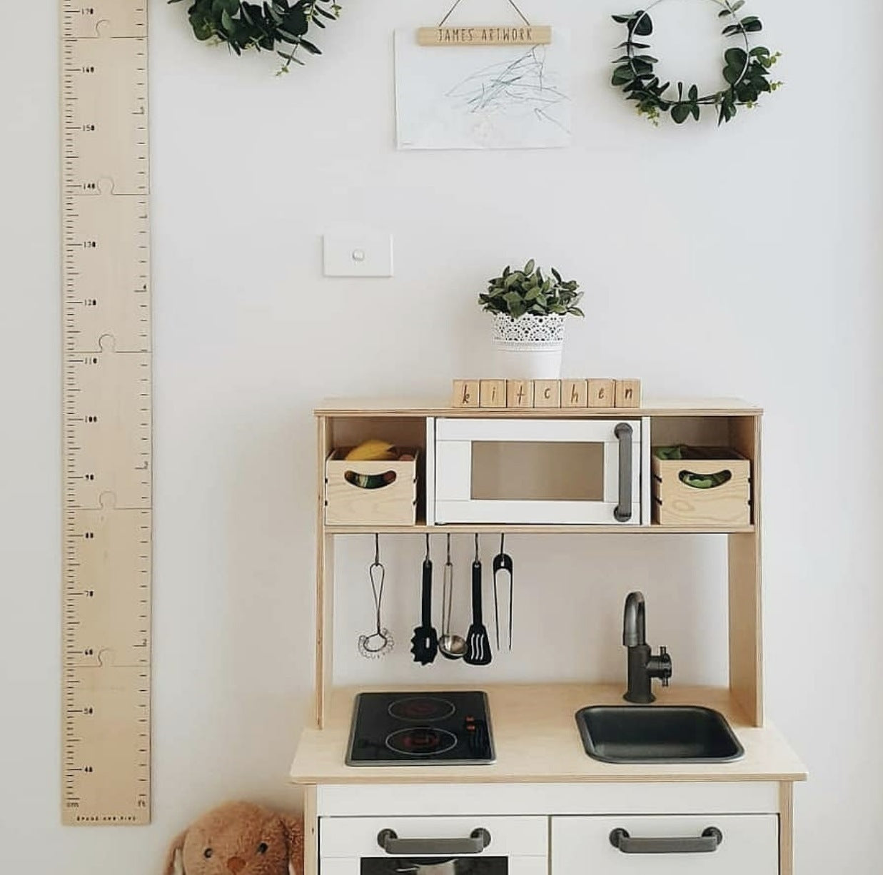 KTX-598355 Nordic Style Wooden Height Ruler Wall Sticker for Kids - Eco-Friendly Design