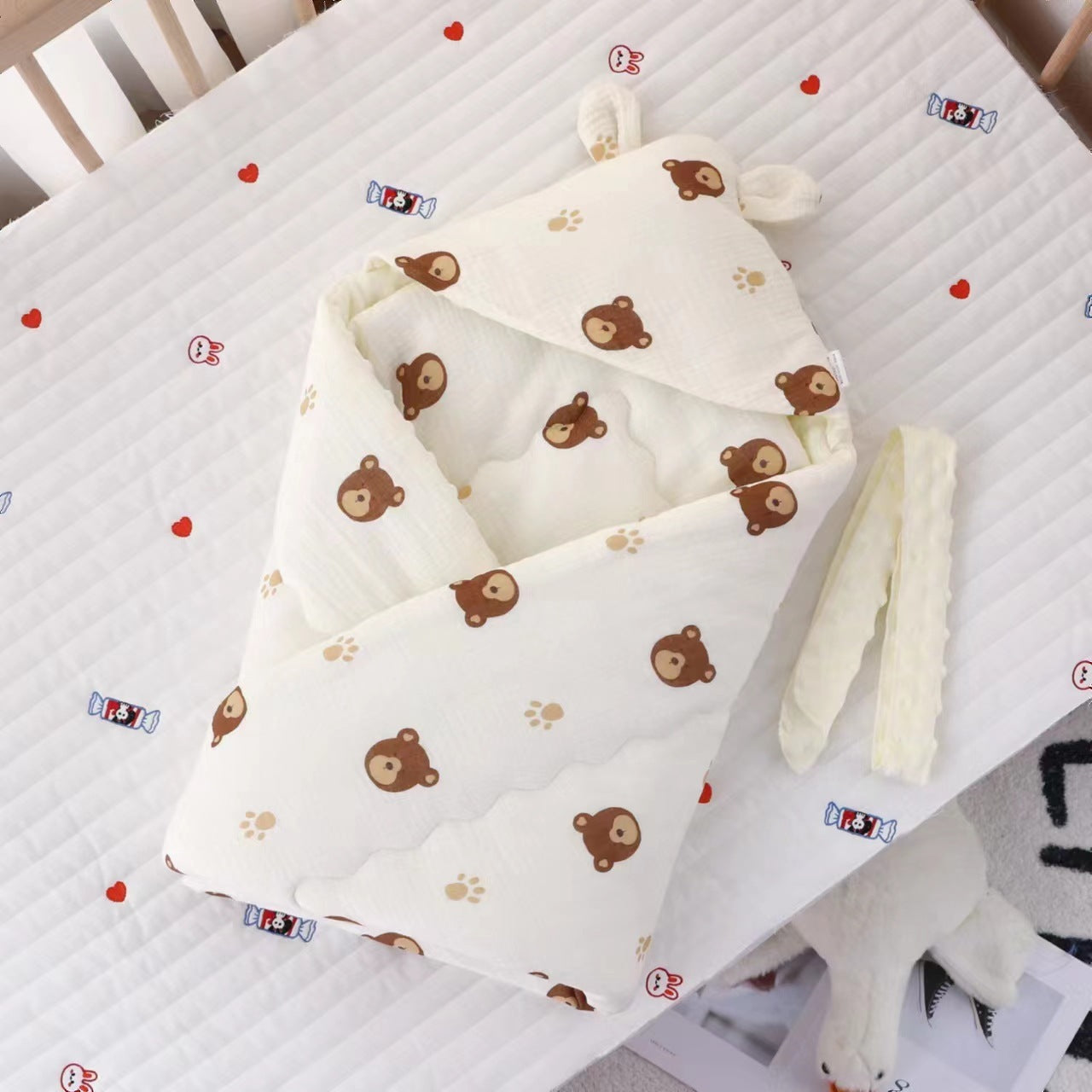 HKM-598675 Cotton Padded Baby Blanket with Animal Quilting Designs for Newborns - 90x90 cm