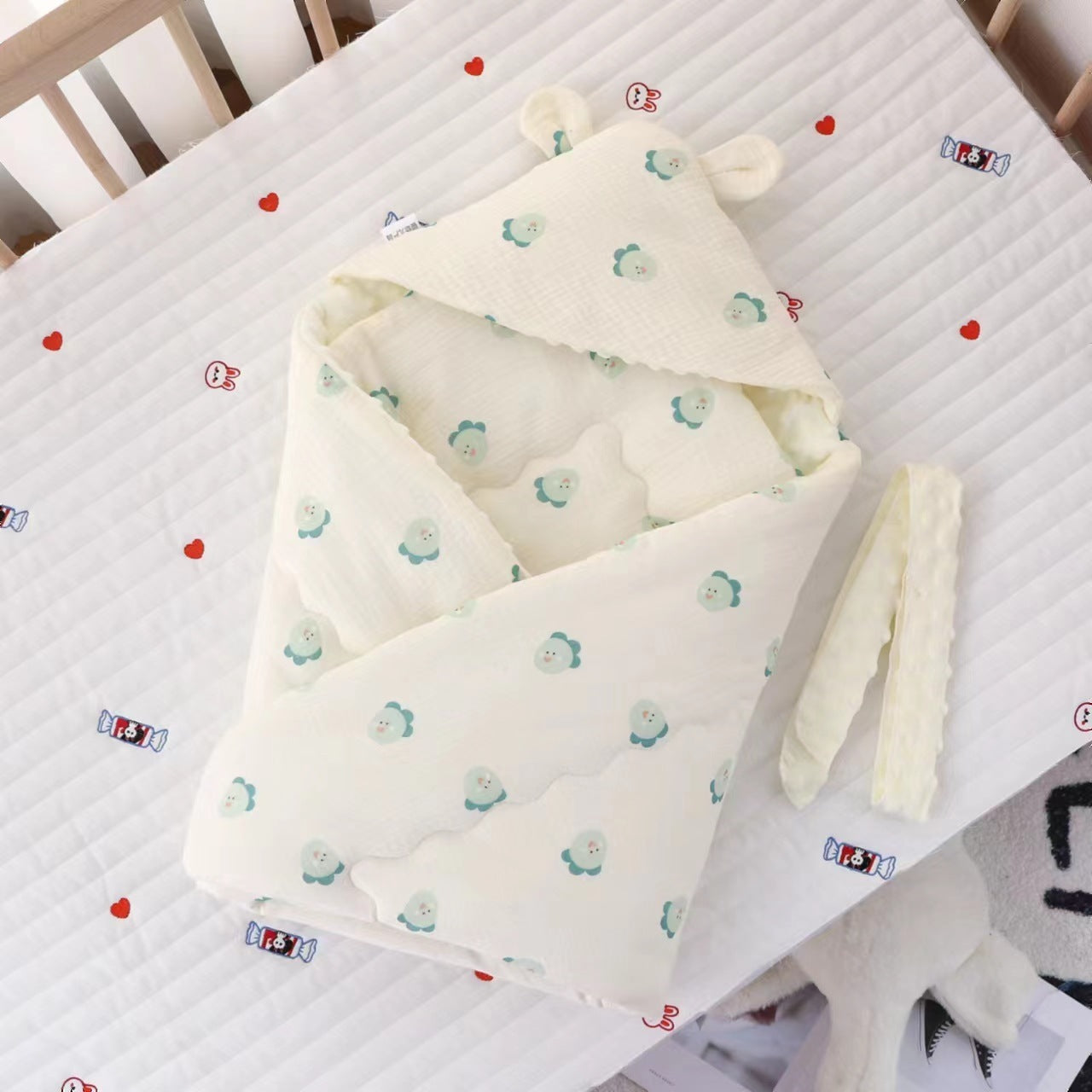 HKM-598675 Cotton Padded Baby Blanket with Animal Quilting Designs for Newborns - 90x90 cm