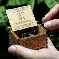 HKM-599827 Vintage Wooden Hand Crank Music Box with Custom Laser Engraving for Mom and Daughter Gifts