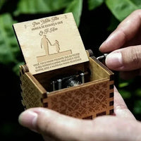 HKM-599827 Vintage Wooden Hand Crank Music Box with Custom Laser Engraving for Mom and Daughter Gifts