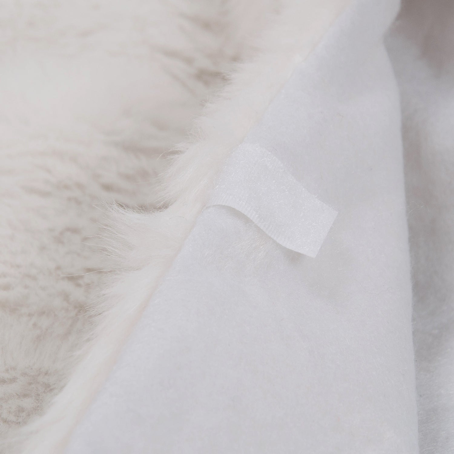 HKM-613779 Pure White Flannel Christmas Tree Skirt – 48-Inch Decorative Wool Accent