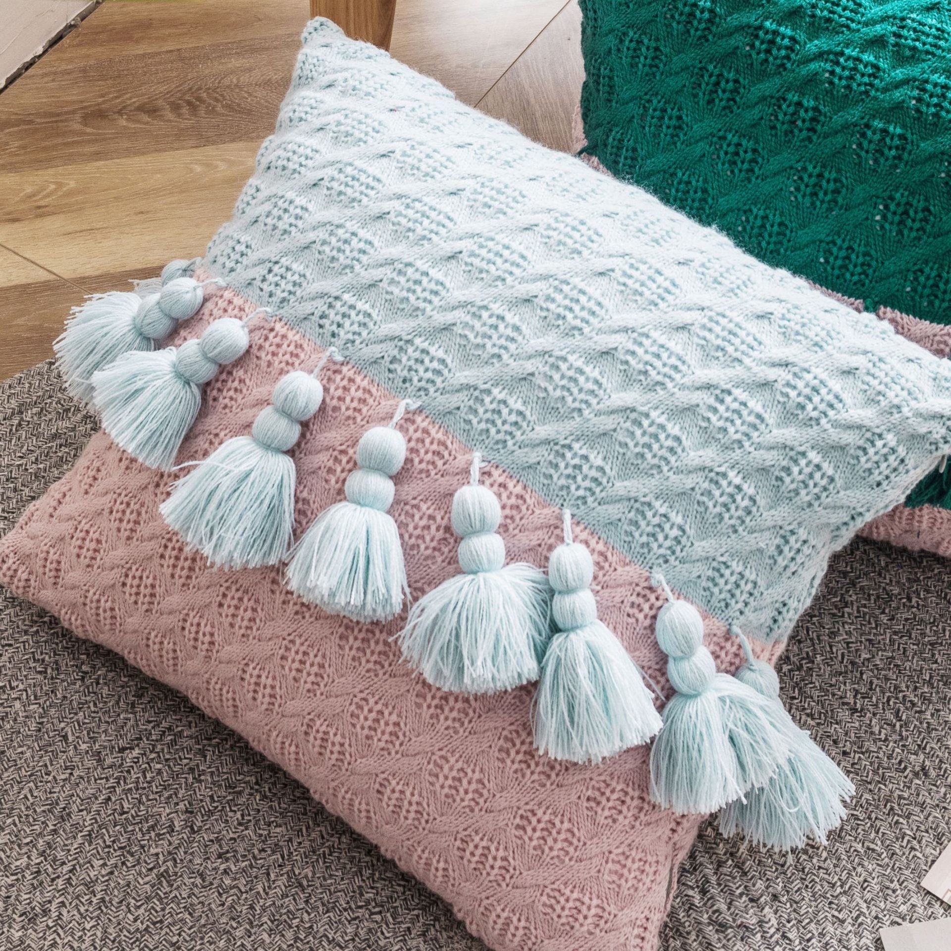 HKM-615763 Braided Travel Pillow - 45x45cm Polyester Fabric for Office and Relaxation