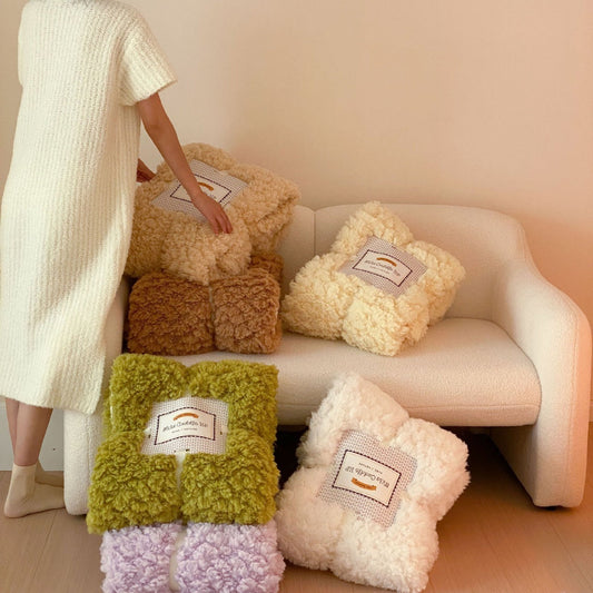HKM-619411 Soft Cloud Puff Lambswool Blanket – Modern Chenille Design in Two Sizes and Two Colors for All Seasons