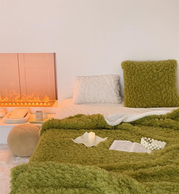 HKM-619411 Soft Cloud Puff Lambswool Blanket – Modern Chenille Design in Two Sizes and Two Colors for All Seasons
