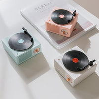 HKM-622739 Portable Bluetooth-Compatible Retro Phonograph Speaker with 1000mAh Battery and USB Interface