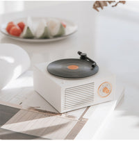 HKM-622739 Portable Bluetooth-Compatible Retro Phonograph Speaker with 1000mAh Battery and USB Interface