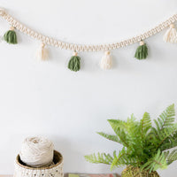 HKM-625683 Hand-Woven Macrame Wall Lanyard Tapestry with Wooden Beads and Tassels