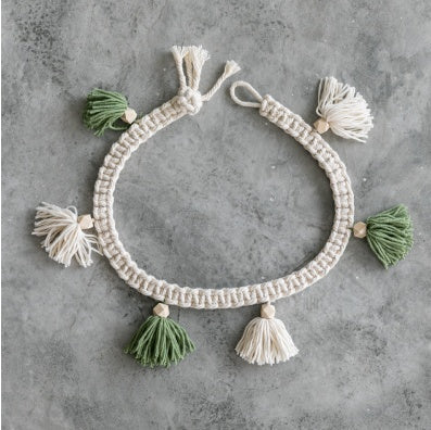 HKM-625683 Hand-Woven Macrame Wall Lanyard Tapestry with Wooden Beads and Tassels