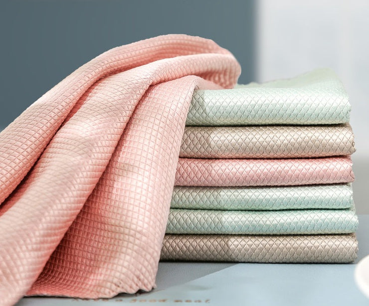 HKM-632019 Absorbent Microfiber Towel for Kitchen Cleaning - Random Colors, Plain Design, Ideal for Glass