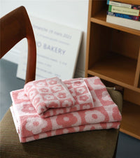 HKM-633171 Retro Style Cotton Fish Scale Towel Set - Face and Bath Towels in Lattice Floral Colors