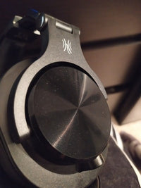 HKM-636115 Over-Ear Headphones with 40mm Drivers and High Sensitivity, Ideal for Music and Gaming
