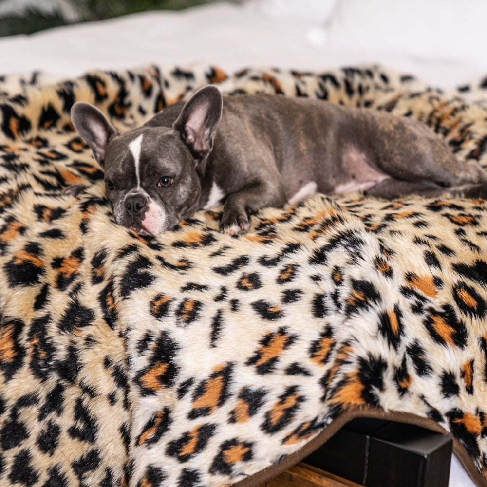 HKM-637331 Winter Thick Pet Warm Pad for Dogs, Cats, and Small Animals - Soft Cloth, Grey and White