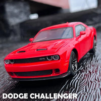 HKM-638995 1:32 Scale Dodge Challenger Alloy Model Car with Pullback Action, Sound, and Light Features