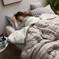 HKM-641427 Plush Coral Fleece Blanket - Soft & Warm Twin Size Throw for All Seasons