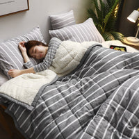HKM-641427 Plush Coral Fleece Blanket - Soft & Warm Twin Size Throw for All Seasons