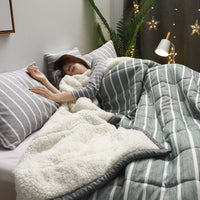 HKM-641427 Plush Coral Fleece Blanket - Soft & Warm Twin Size Throw for All Seasons