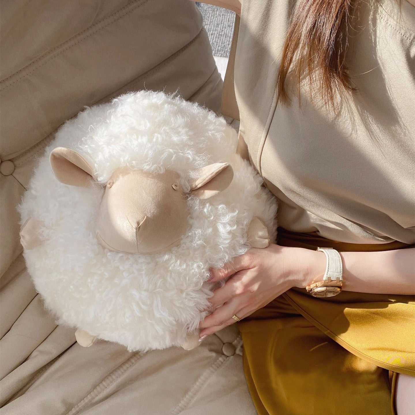 HKM-642771 Cute Cartoon Little Lamb Wool Round Pillow - Soft Plush Cushion in White, Pink, Brown, and Black, 34x30x30cm