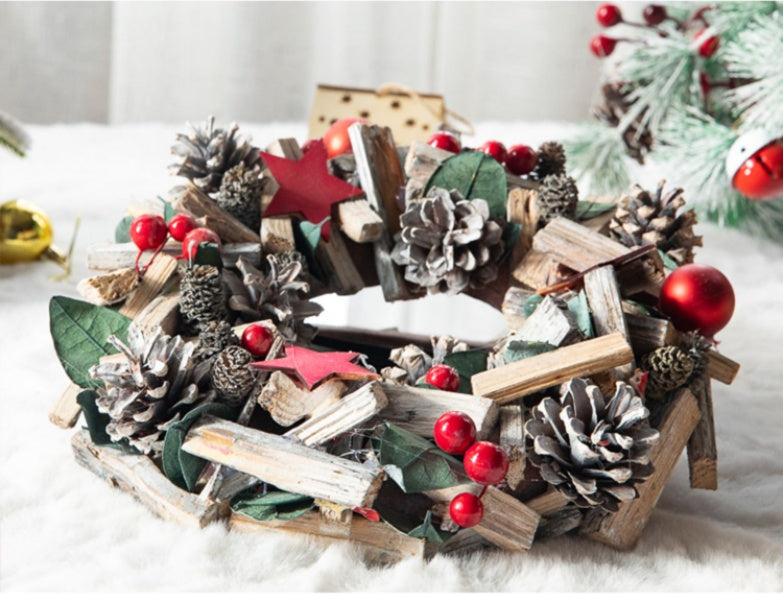 HKM-646867 Nordic Porvoo Christmas Wreaths in Silver and Red Variants