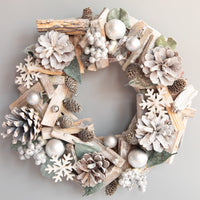HKM-646867 Nordic Porvoo Christmas Wreaths in Silver and Red Variants