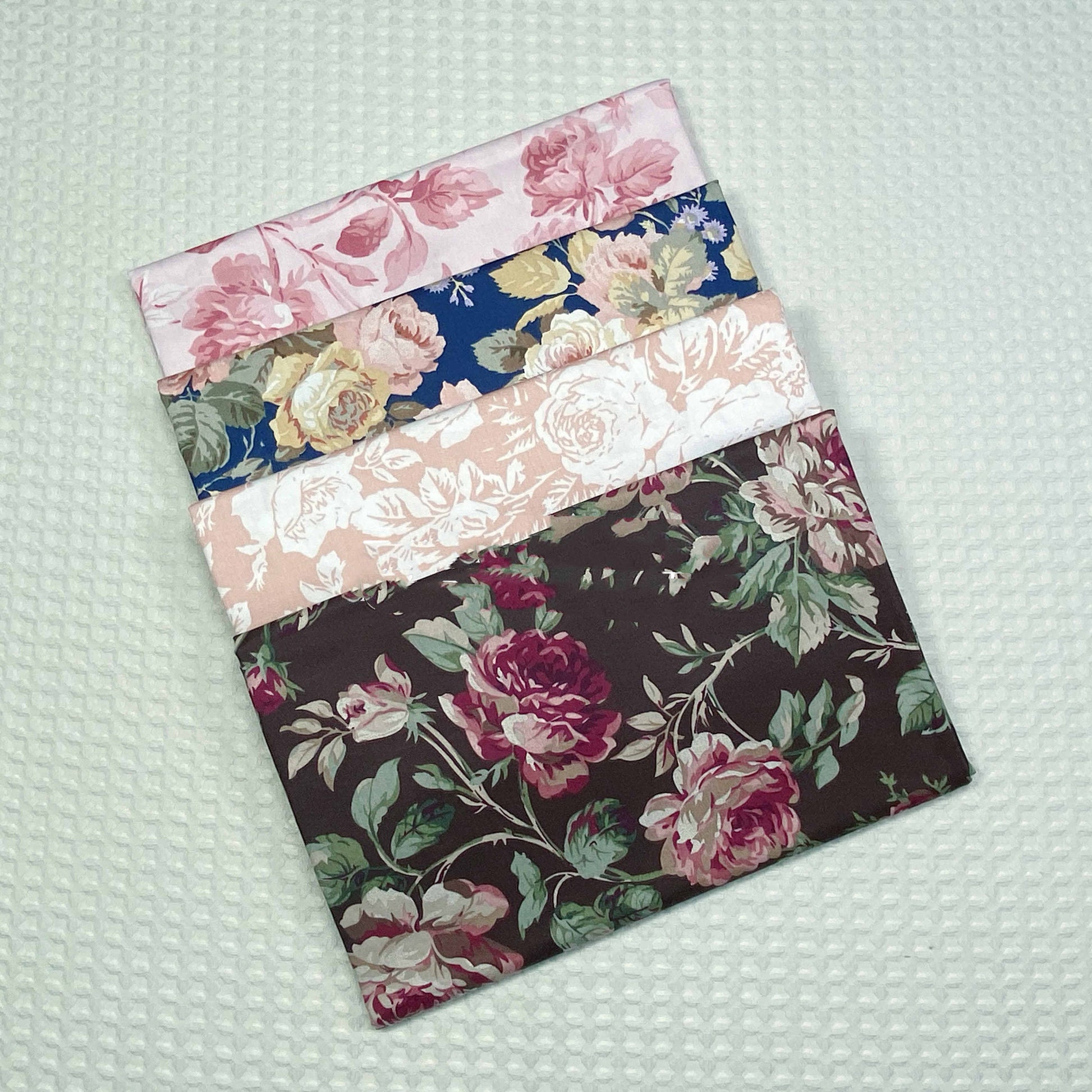 HKM-661715 Rose Flower Cotton Twill Fabric - Plants and Flowers Pattern in Blue and Coffee Variants, 0.5 x 1.6 M