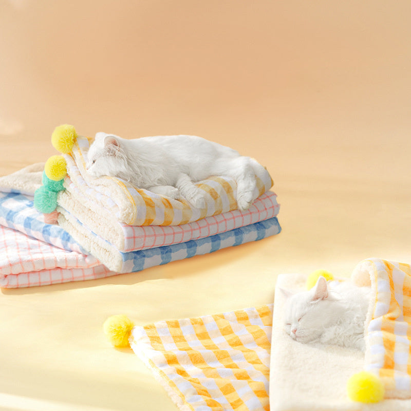 HKM-662099 Warm Coral Fleece Thickened Dog Blanket and Cat Sleeping Mat for Soft Comfort