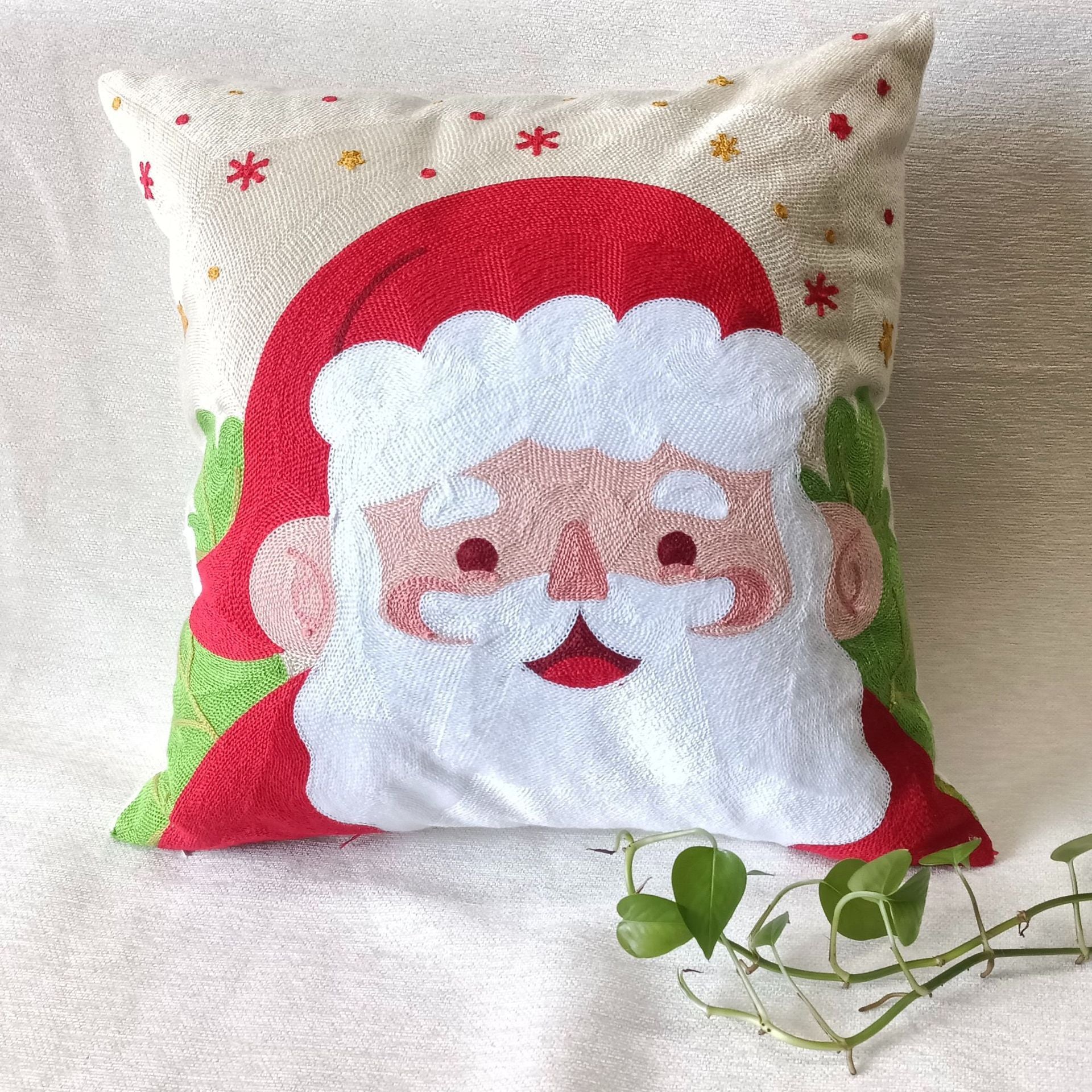 HKM-665171 Santa Claus Cartoon Embroidery Pillow Cover - 45x45cm, Soft PP Cotton, Holiday Decoration