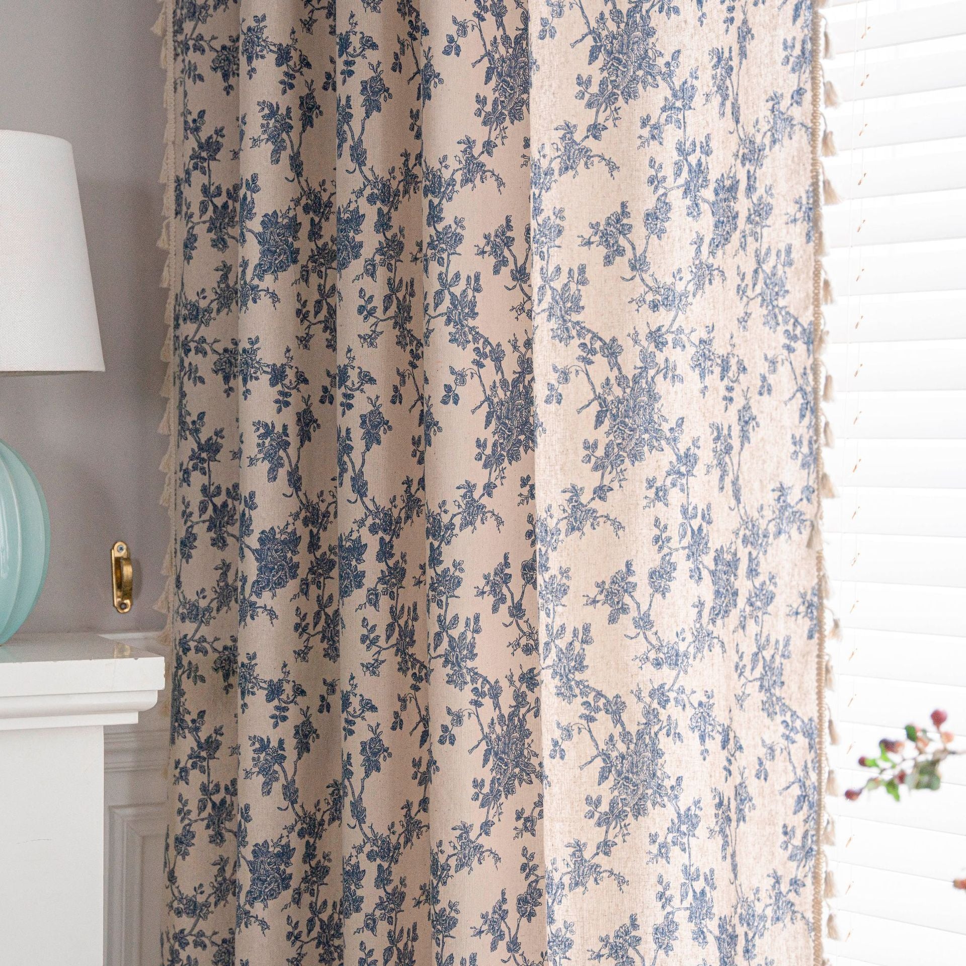 HKM-667219 Beige Cotton and Linen Half Shade Kitchen Curtain with Tassels for Small Bay Windows