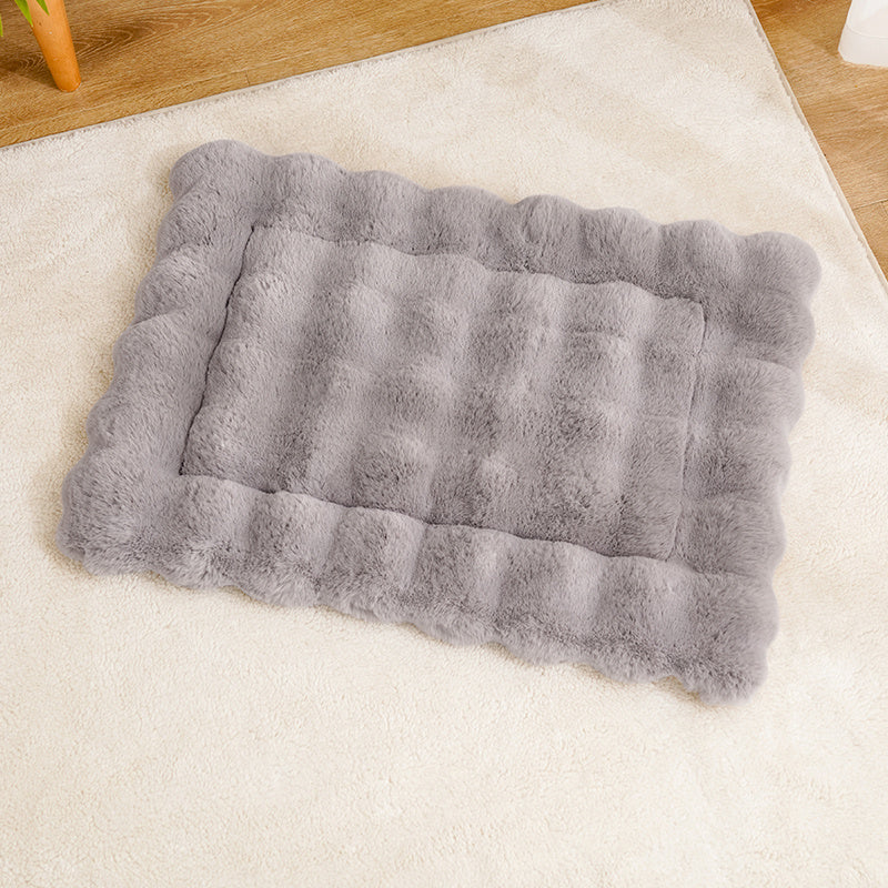 HKM-667475 Winter Warm Plush Cat Mat with Anti-Slip Base and Thick Padding for Cozy Sleeping