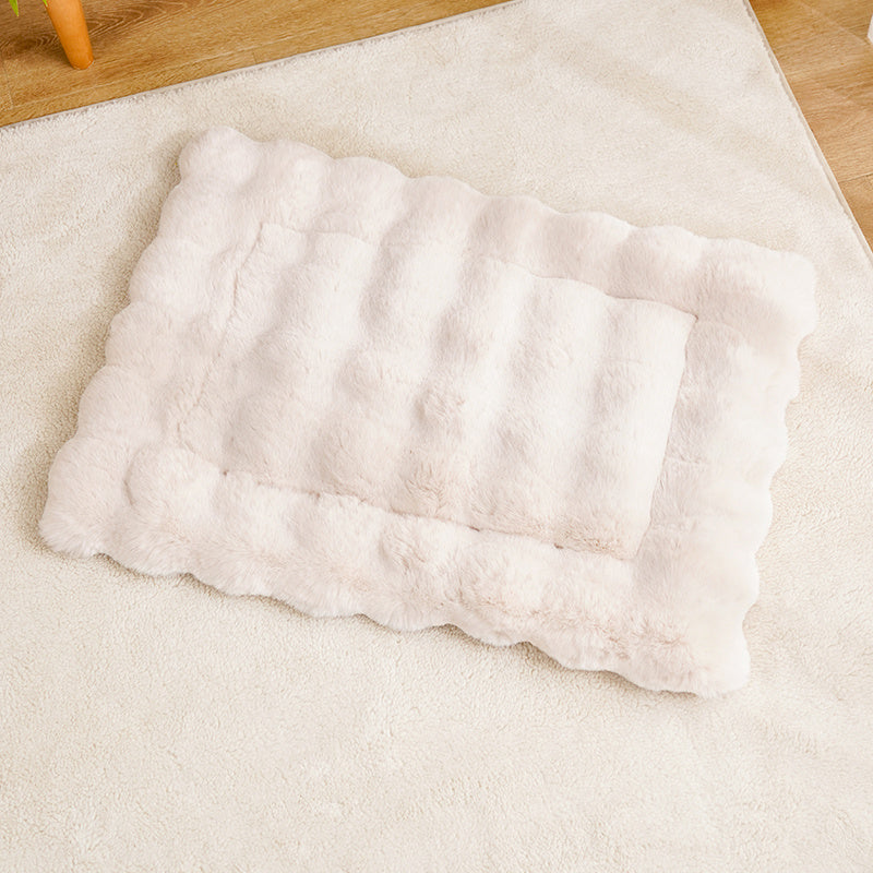 HKM-667475 Winter Warm Plush Cat Mat with Anti-Slip Base and Thick Padding for Cozy Sleeping