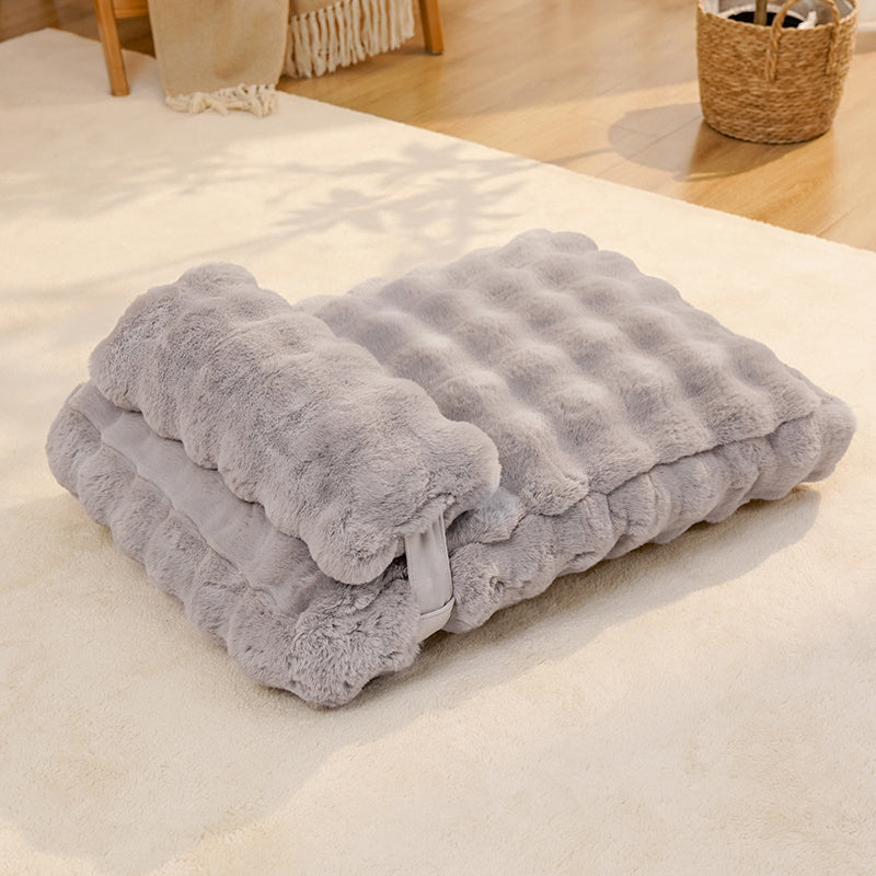 HKM-667475 Winter Warm Plush Cat Mat with Anti-Slip Base and Thick Padding for Cozy Sleeping