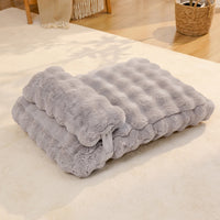 HKM-667475 Winter Warm Plush Cat Mat with Anti-Slip Base and Thick Padding for Cozy Sleeping