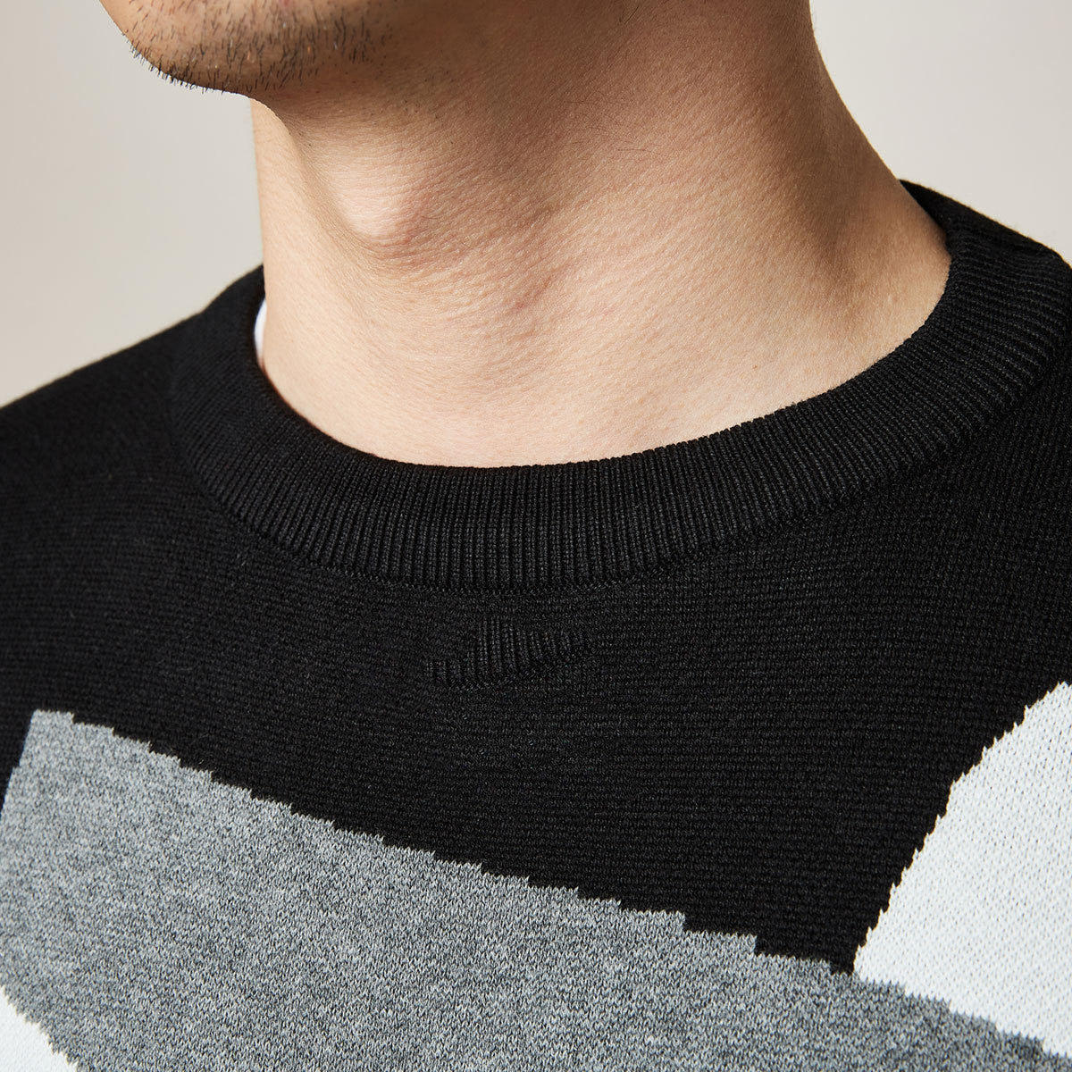 HKM-670803 Men's Thick Round Neck Jacquard Pullover Sweater for Autumn and Winter