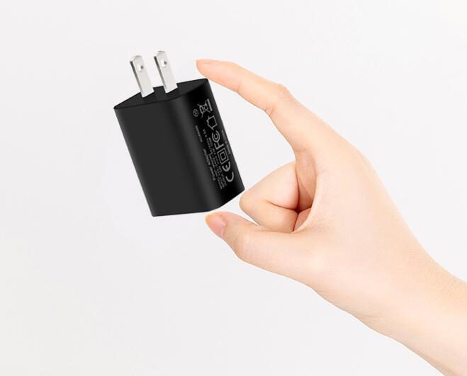 HKM-675475 Portable Fast Charger for DJI OM4, OSMO Mobile 2 & Mobile 3 - Fireproof Material, Compact Design