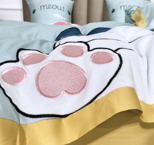 HKM-675859 Princess-Themed Cotton Satin Bedding Set with Appliqué Embroidery and Accessories