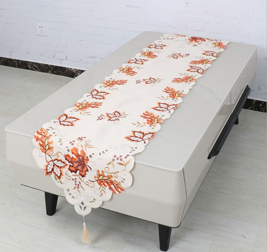 HKM-677011 European Embroidered Hollow Table Runner in Polyester Fiber, 38x176 cm