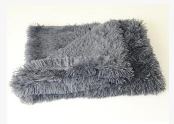 HKM-680531 Cozy Wool and Polyester Pet Blanket for Dogs and Cats - Soft, Durable, Multi-Season Use