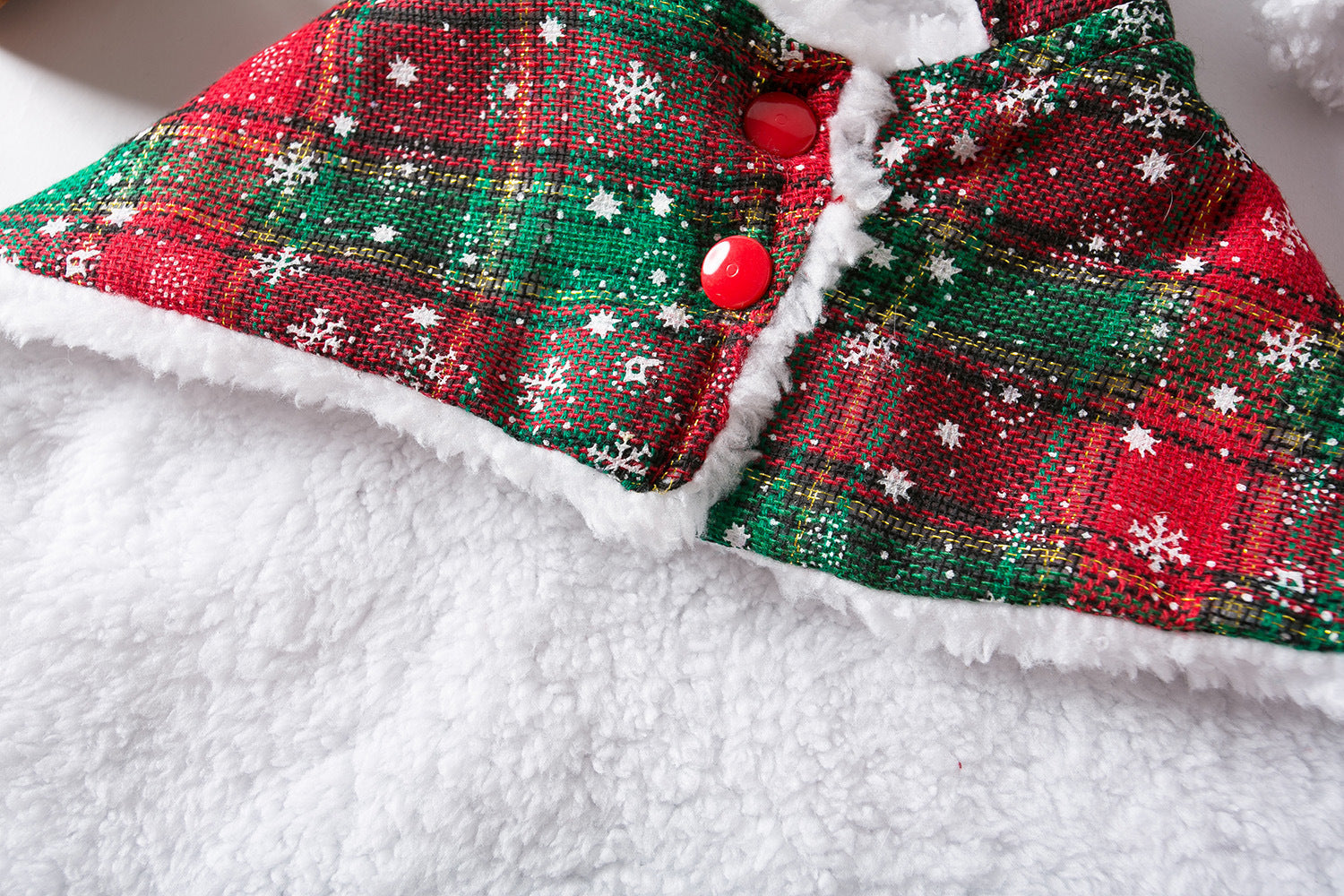 HKM-688531 Snowflake Cloak Dog Cape with Hat - Christmas Pet Clothing for All Sizes