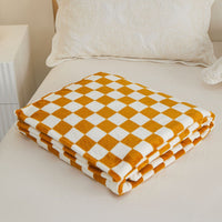 HKM-708499 Checkered Flannel Blanket - Thick Polyester Fiber for All Seasons (100x150cm)