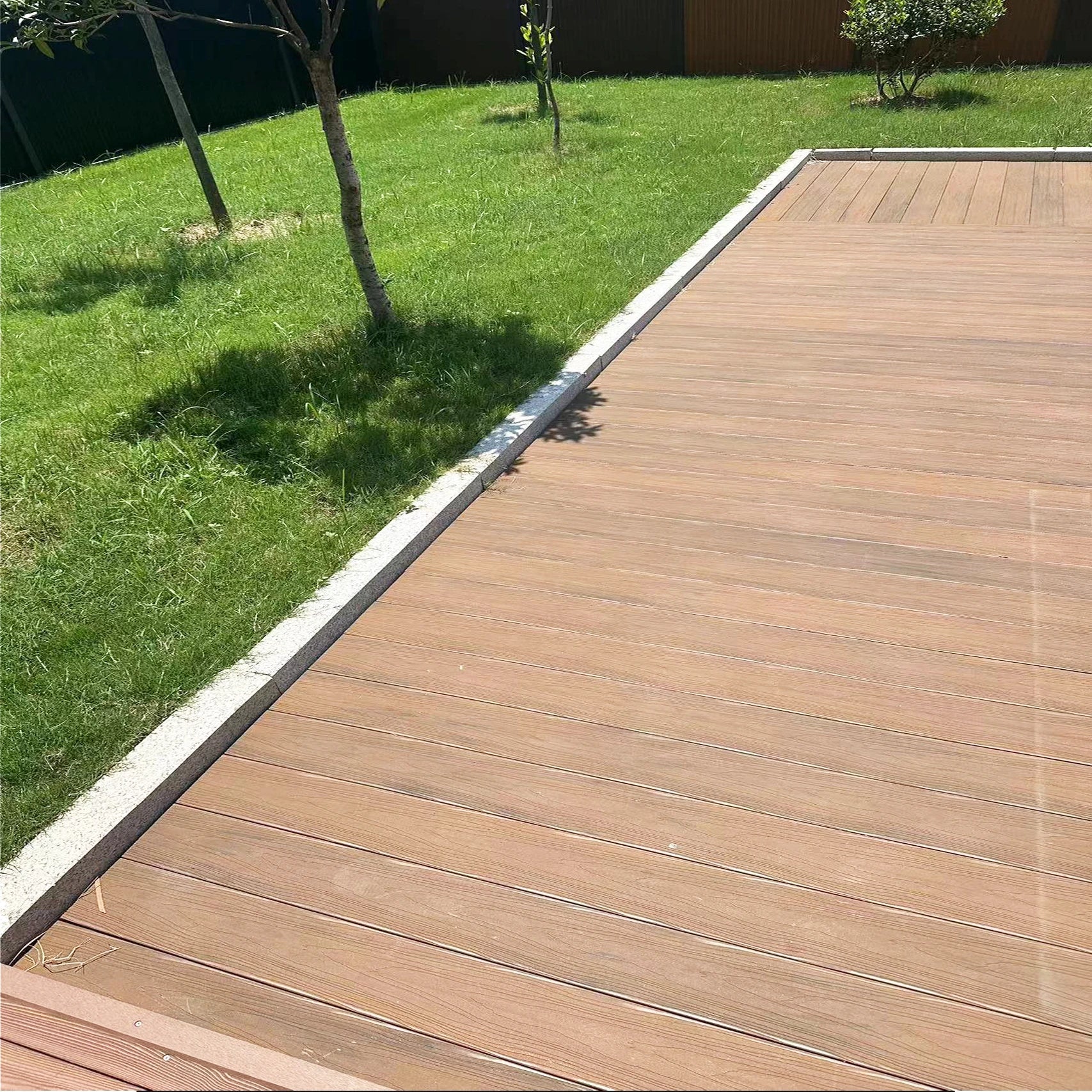 KTX-709843 WPC Interlocking Decking Tiles - Durable Solid Wood Plastic Composite Teak Flooring for Outdoor Use